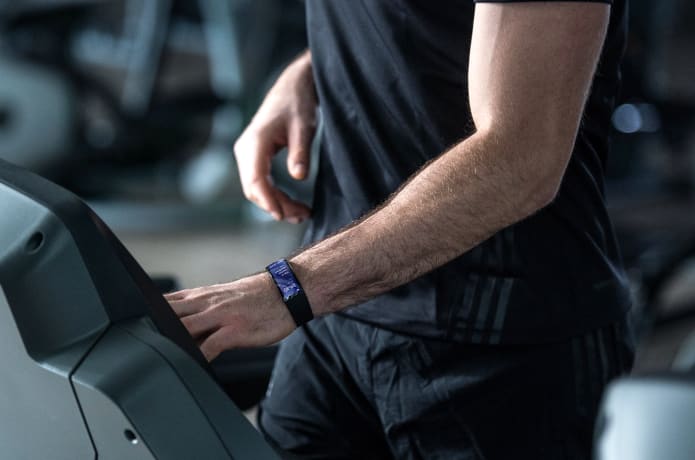 Amazfit X Curved Smartwatch Bow to the Future Indiegogo