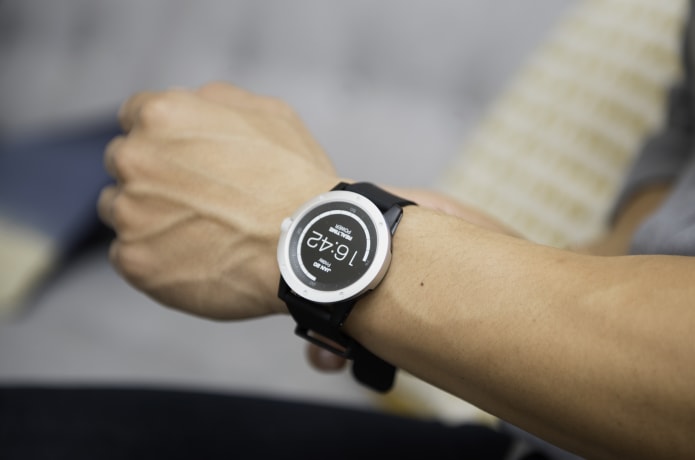 Smartwatch Powered by You MATRIX PowerWatch Indiegogo