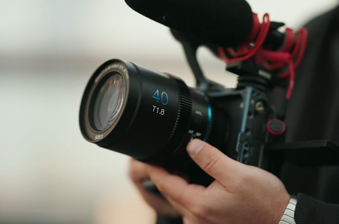 SIRUI 40mm AF Anamorphic T1.8 Sony Eマウント SIRUI 40mm T1.8 1.33X S35 Frame Autofocus Anamorphic Lens