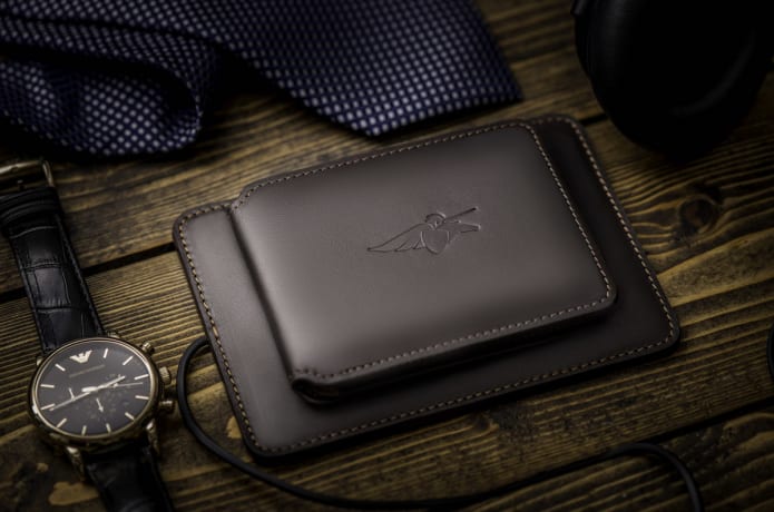 Volterman® Bifold Wallet charging at the Volterman® wireless charger station