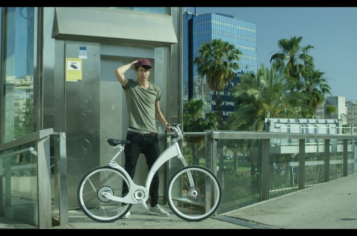 Gi FlyBike The first e bike to fold in one second Indiegogo