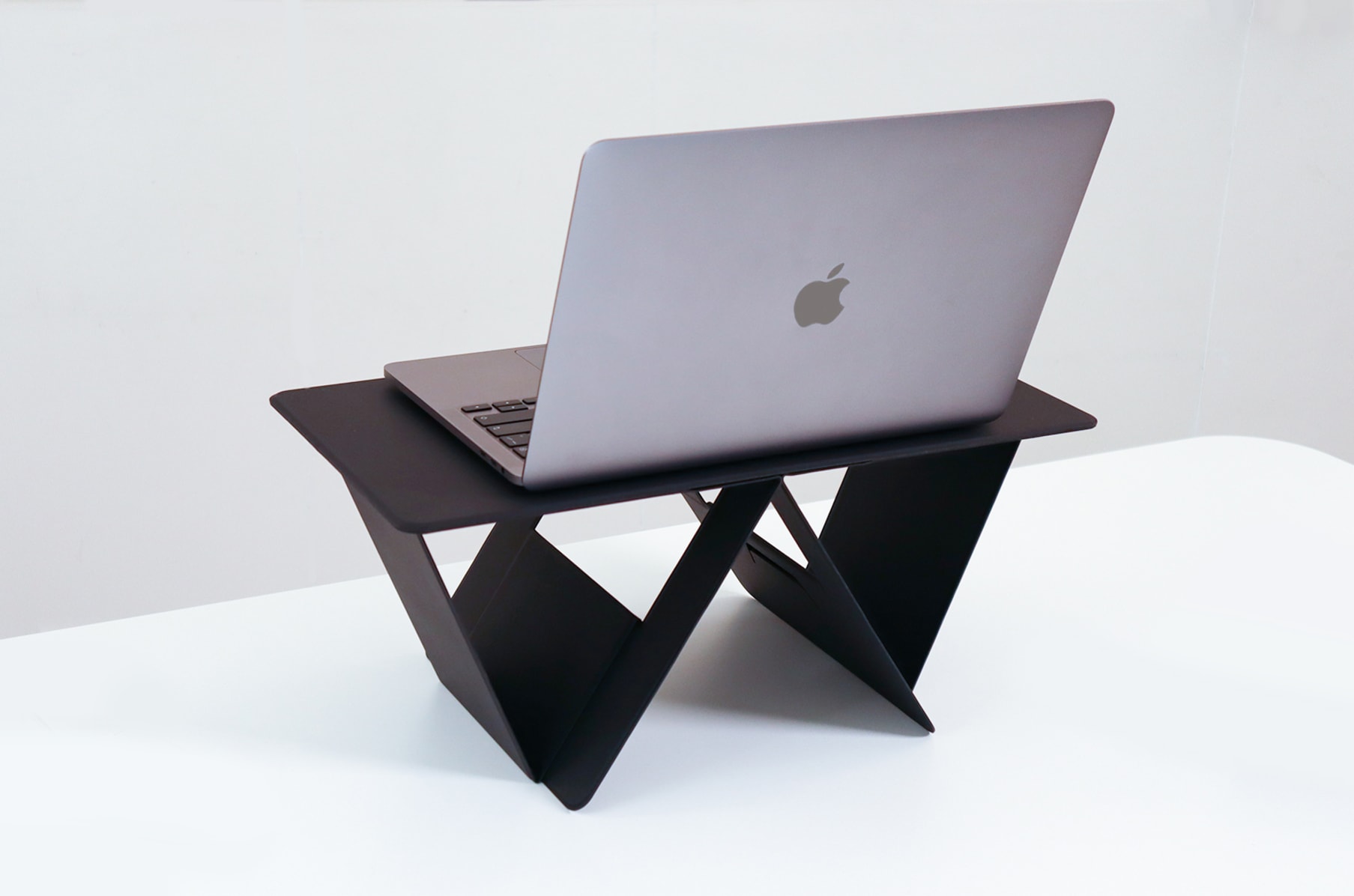 Thin sales laptop desk