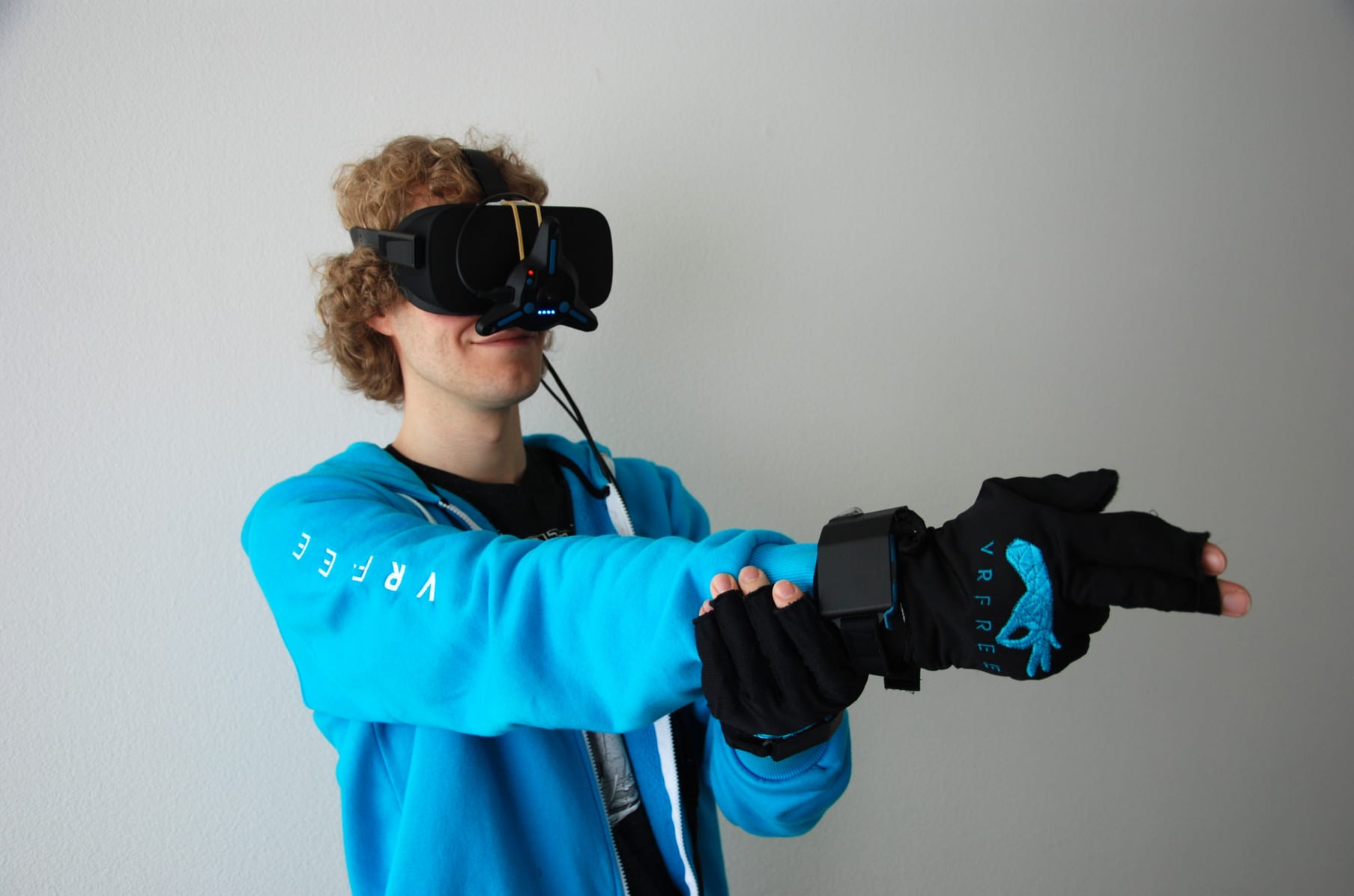 VRfree glove system | Indiegogo