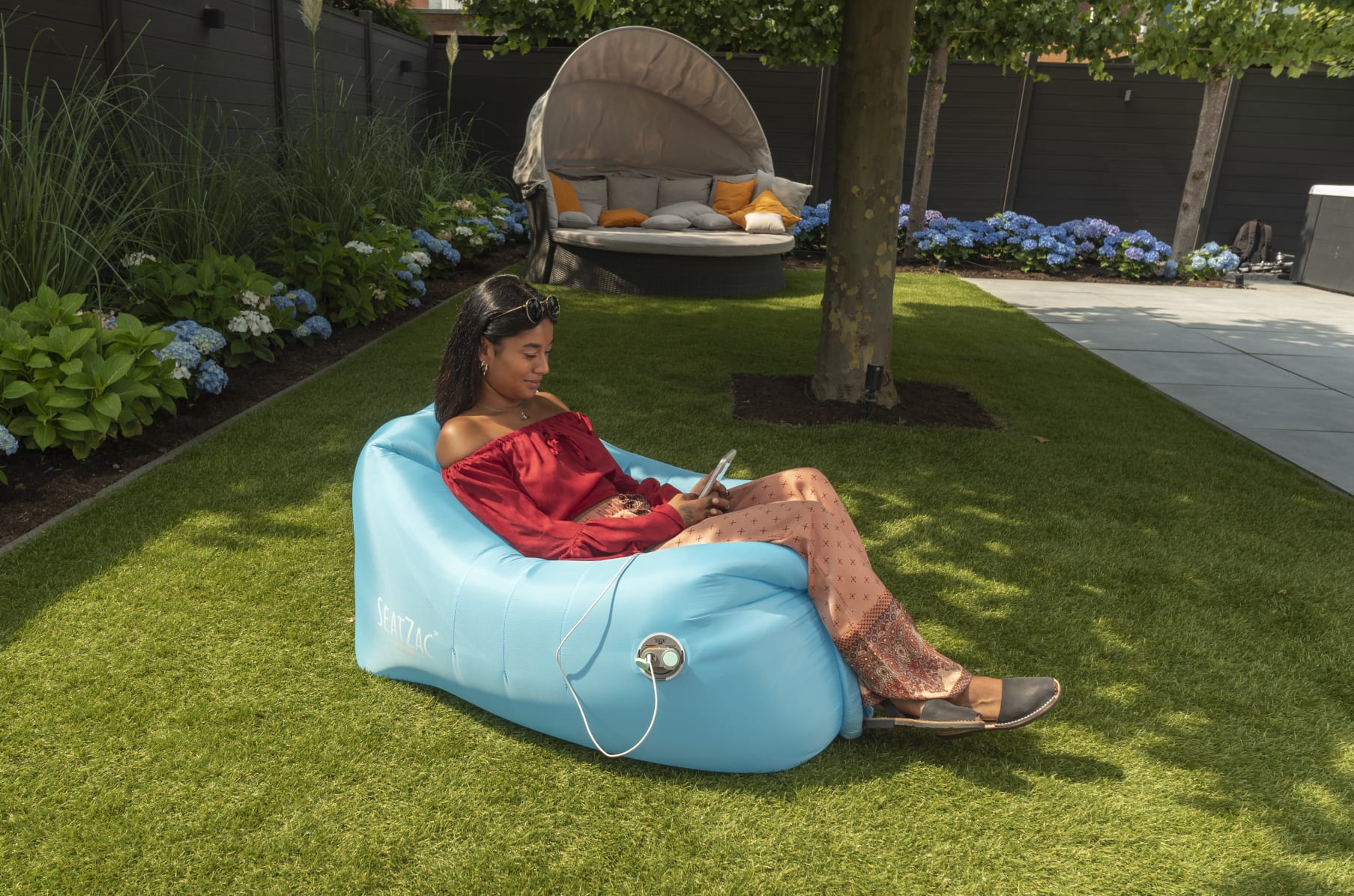 Self discount inflating chair