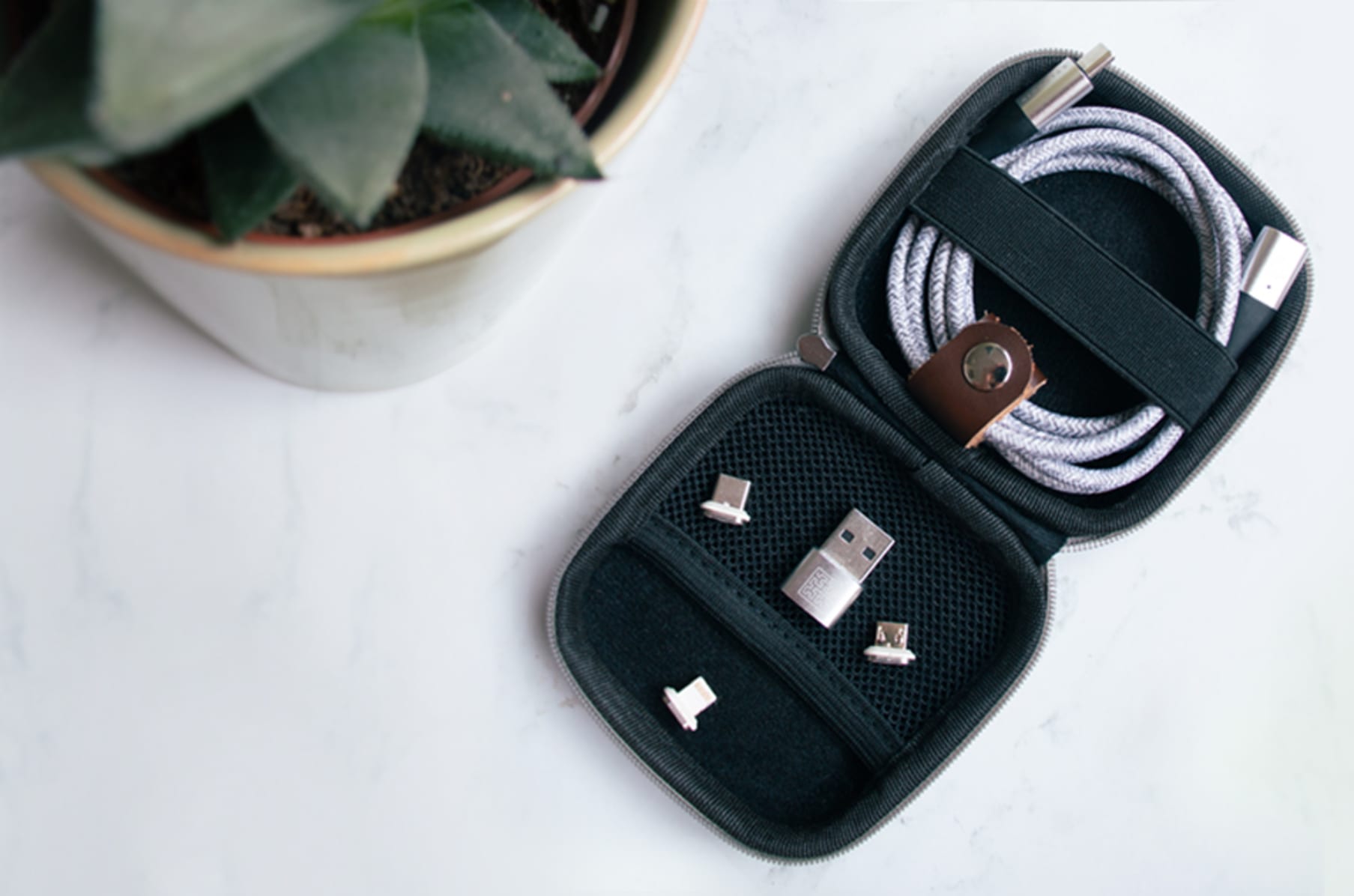 Syllucid Charge: All-in-one charging cable