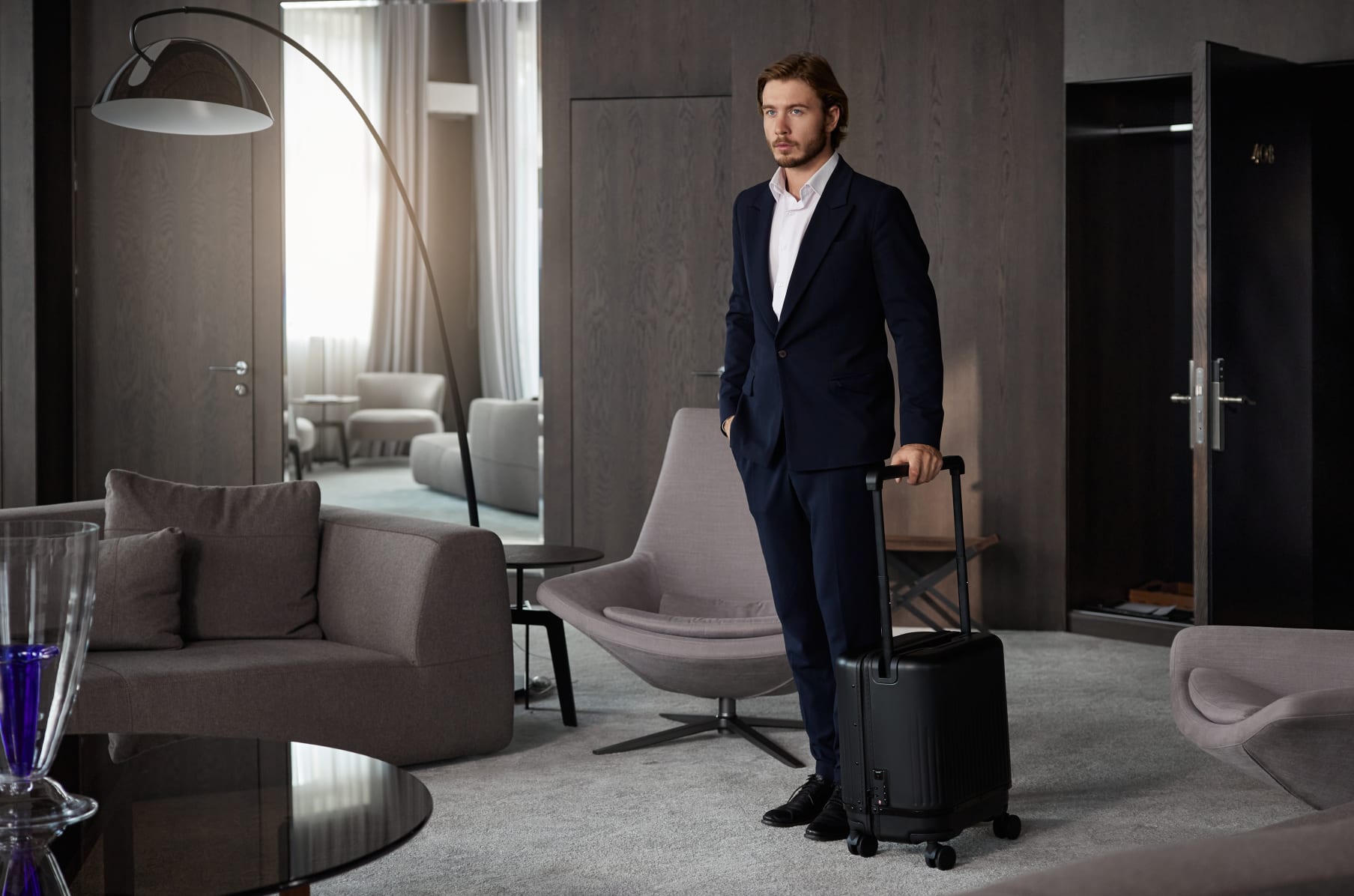 Novi luggage indiegogo online