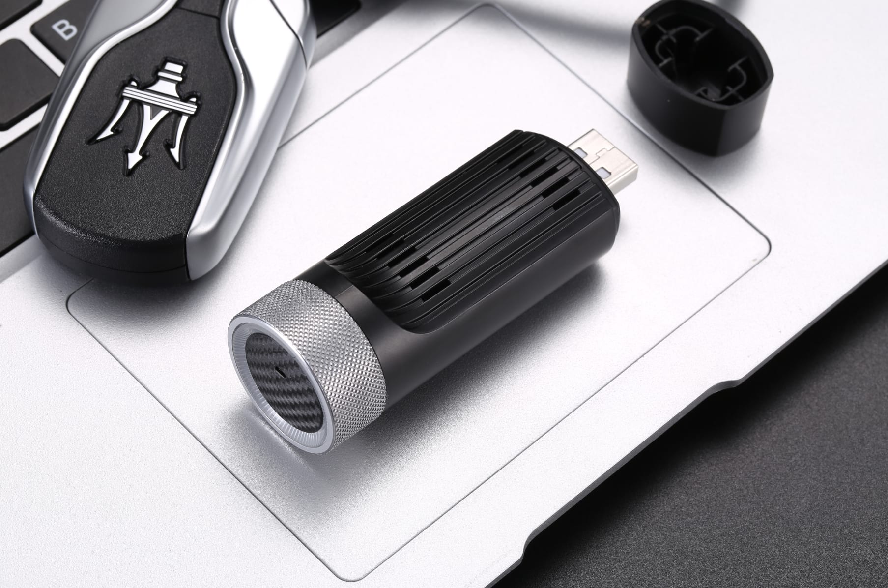 Car Dongle カードングル 車内でYouTube Netflix等