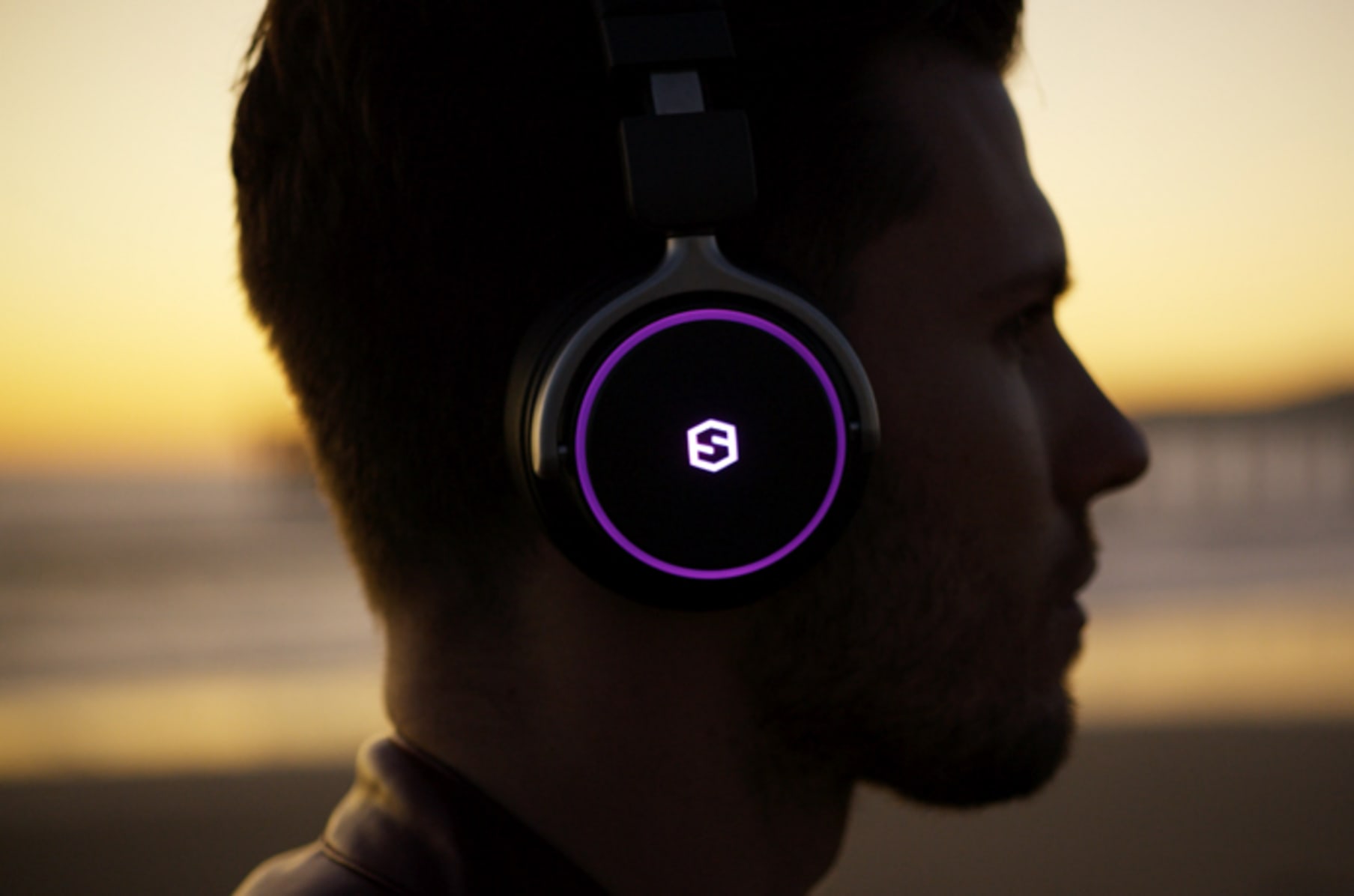Surge 3d The Ultimate Wireless 3d Hi Fi Headphone Indiegogo