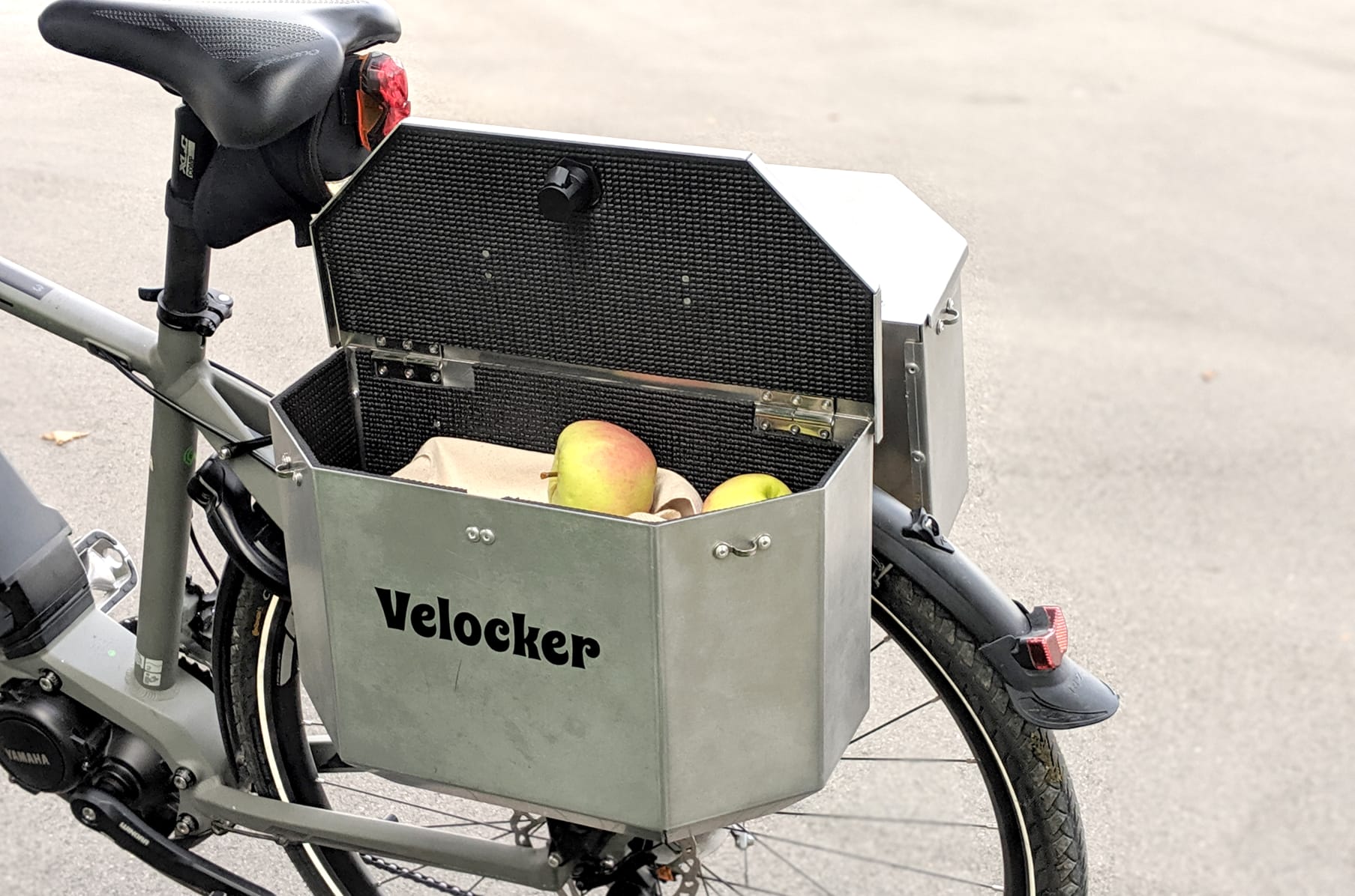 Velocker pannier store