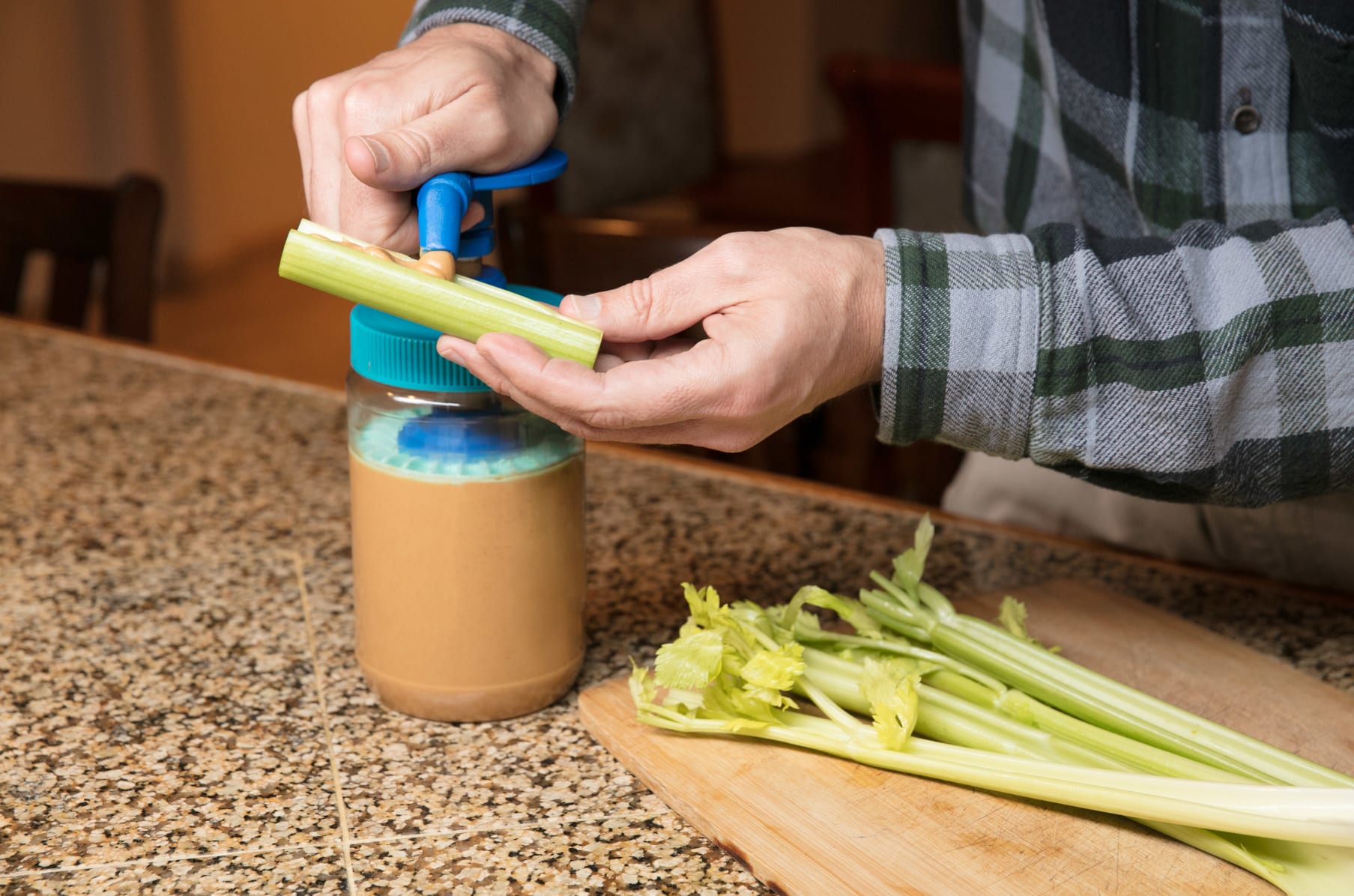 The Spinning Spread Scooper automatically cleans your peanut butter jars  hands-free! 