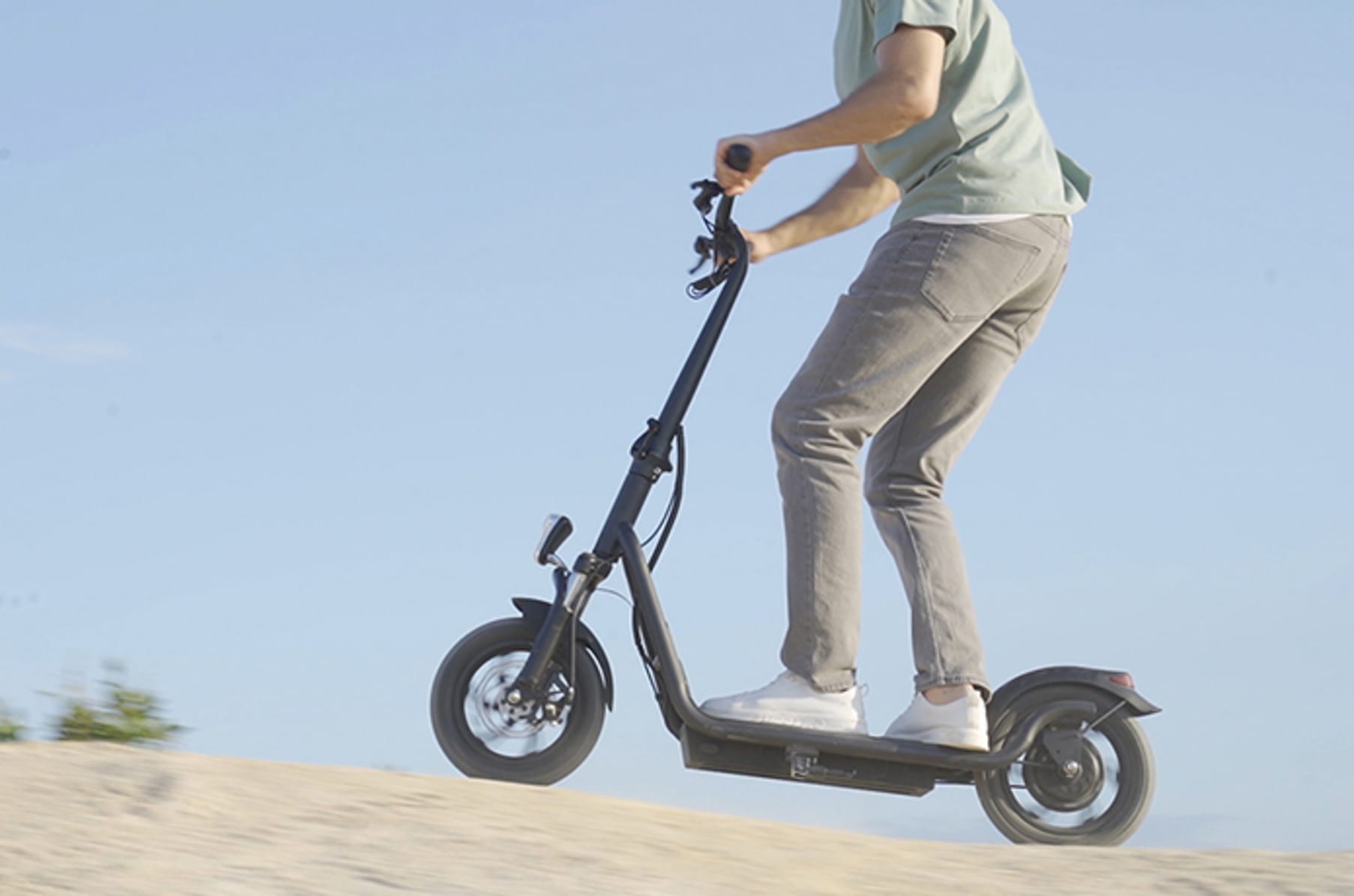 Tomoloo F2 Stylish E scooter With 100 KM Range Indiegogo