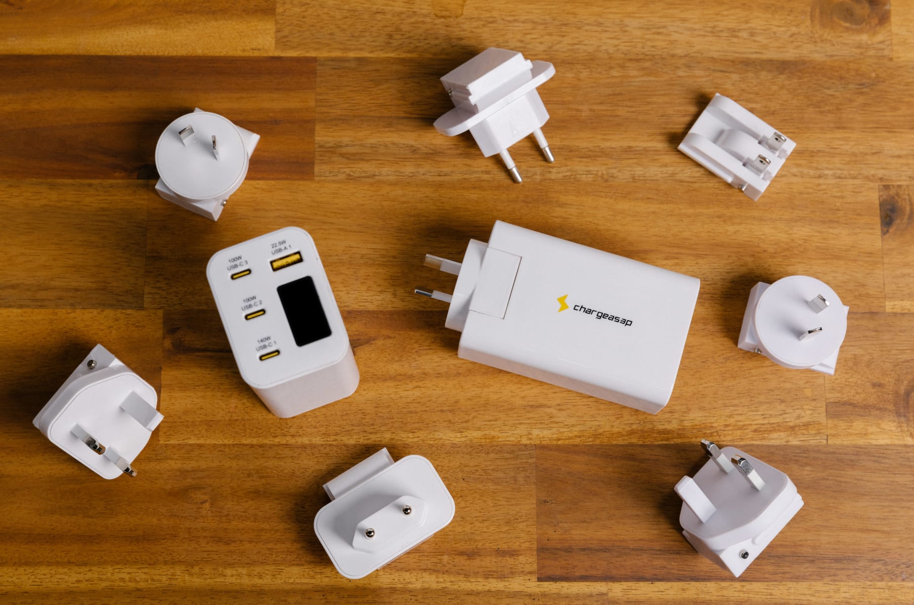 Zeus World s First Mini 280W GaN USB C Charger Indiegogo