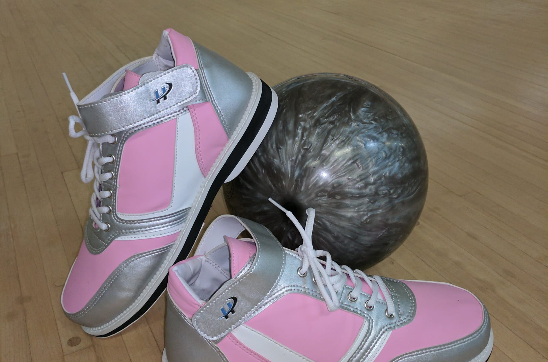 High top bowling shoes 2025