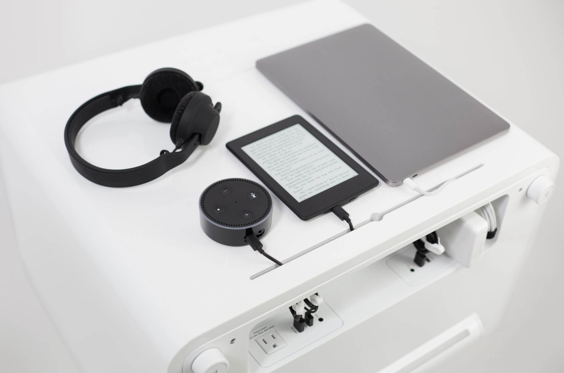 Sobro smart 2025 bedside table