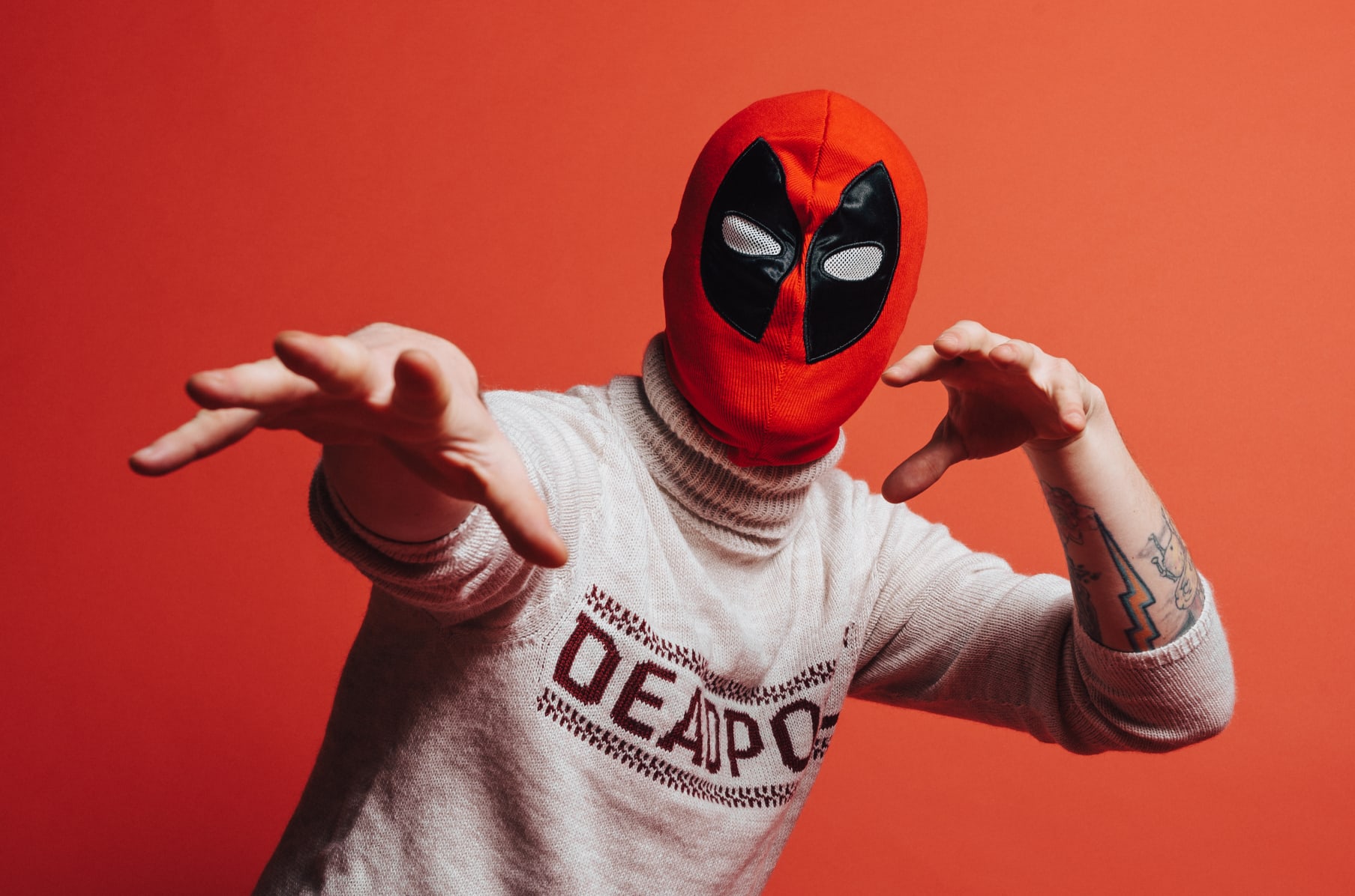 Sweater deadpool on sale