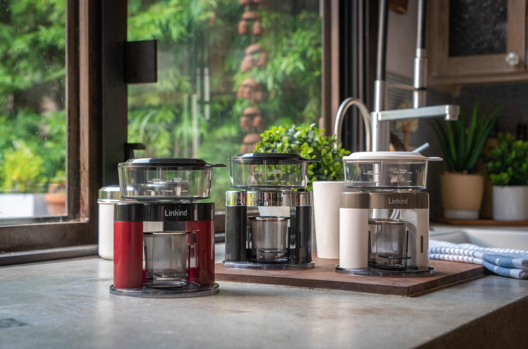 Aroma Handsfree Automated Pour Over Coffee Maker Indiegogo