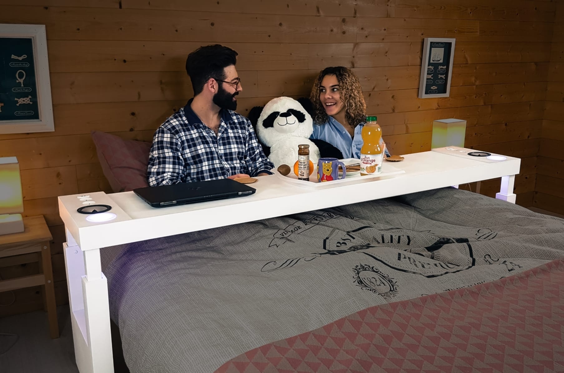 King 2025 bed desk