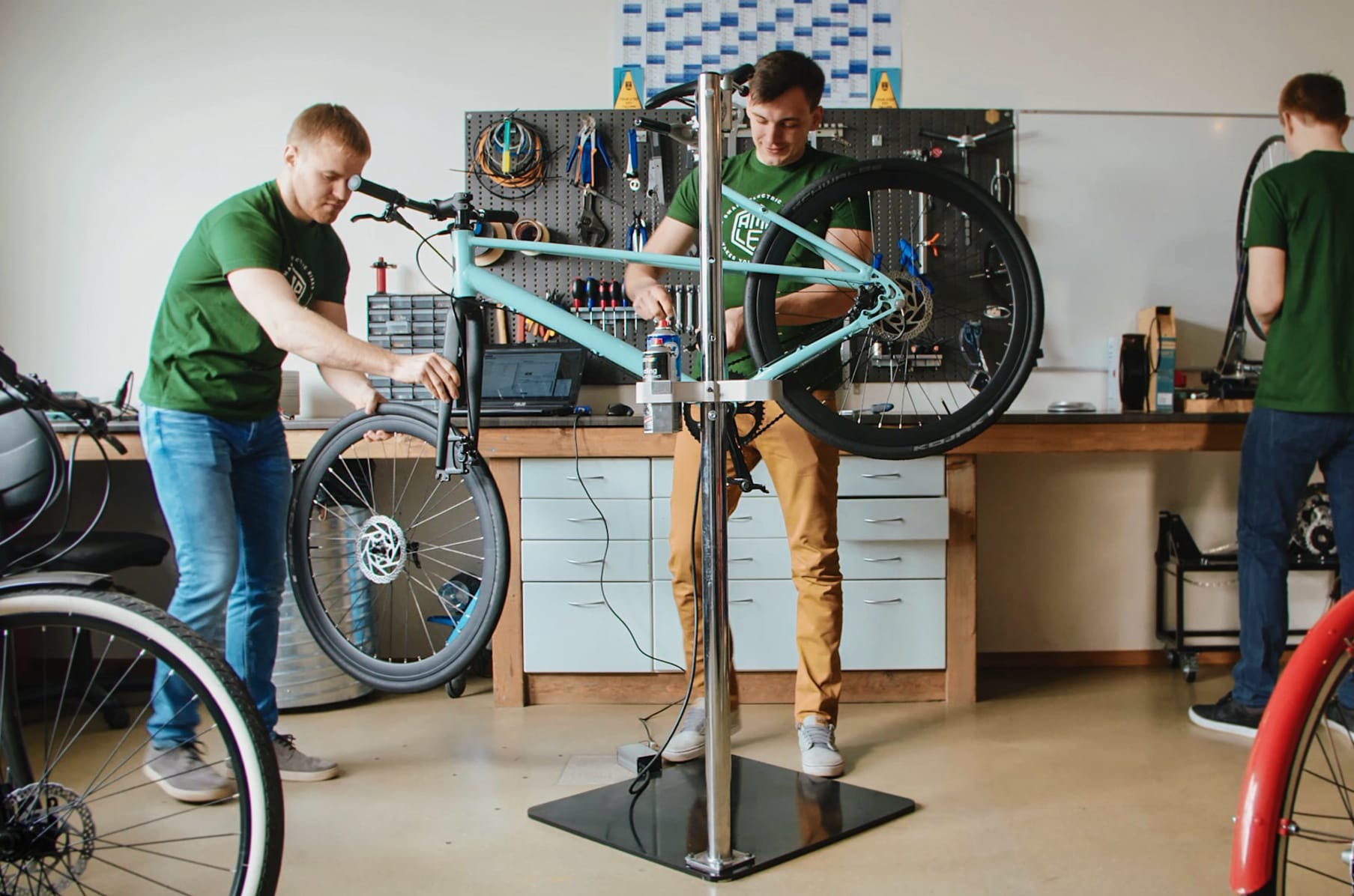 Velo ampler store