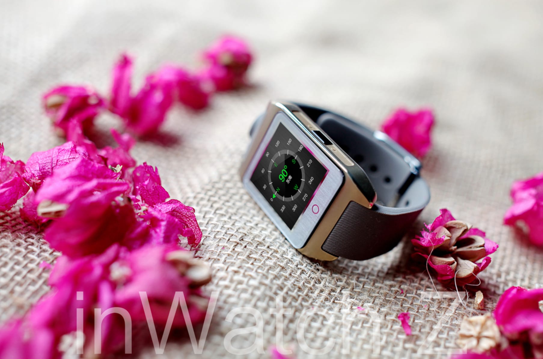 An Android Smartphone inside a Watch with a Beautiful Design