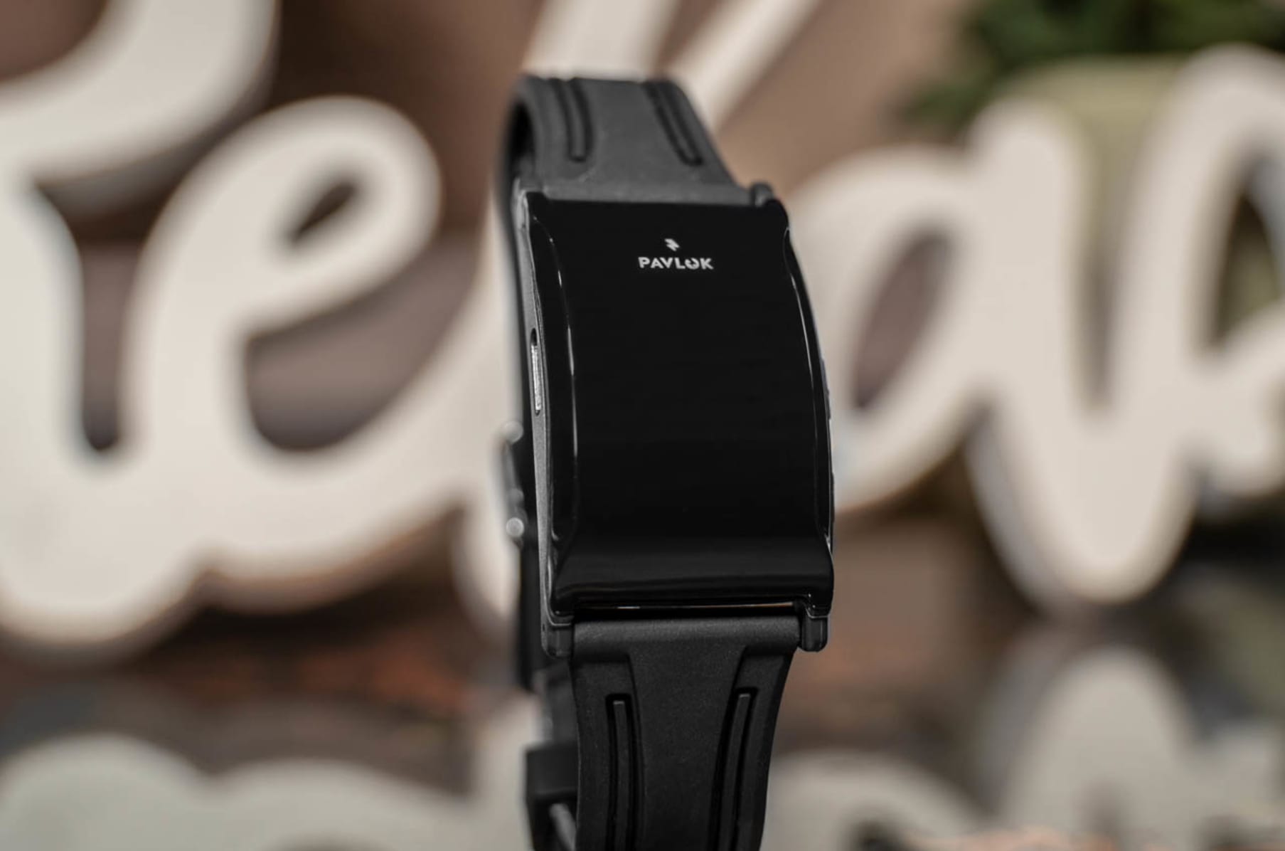 最大の割引 Pavlok 3 ブラック 電気ショック腕時計 i9tmg.com.br