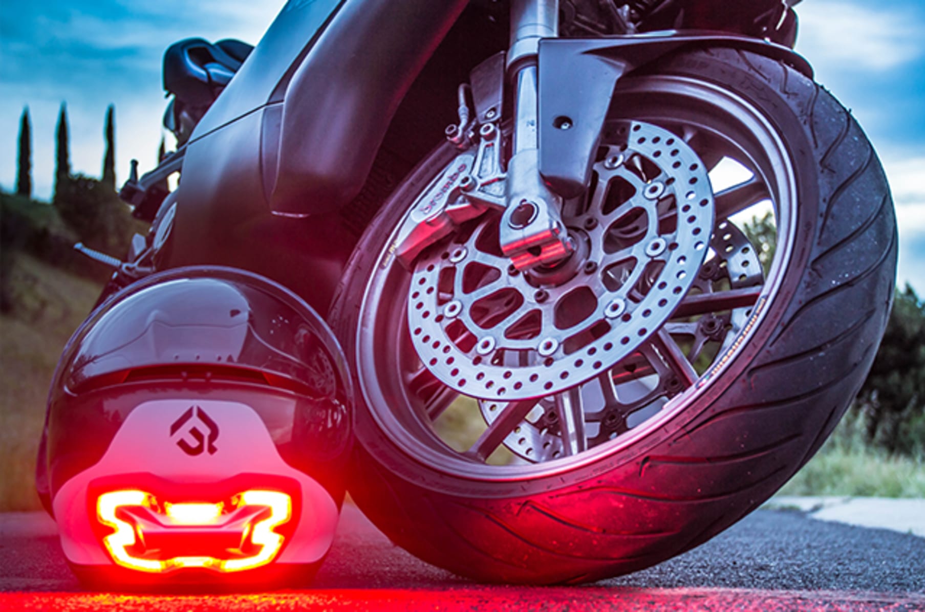 Motorcycle deceleration clearance brake light