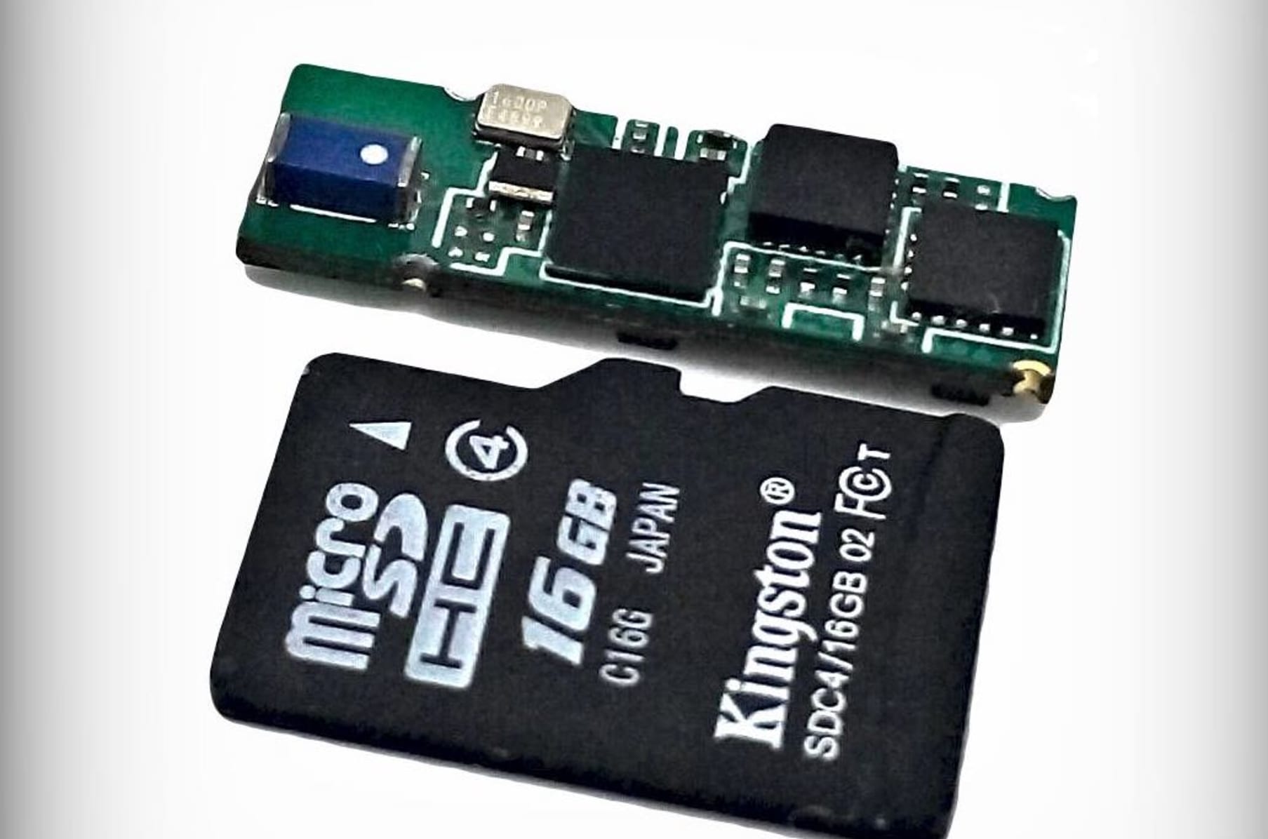 Блютуз модуль маленький. Самый маленький блютуз модуль. Блютуз чипы Китай. Внешний гироскоп для смартфона