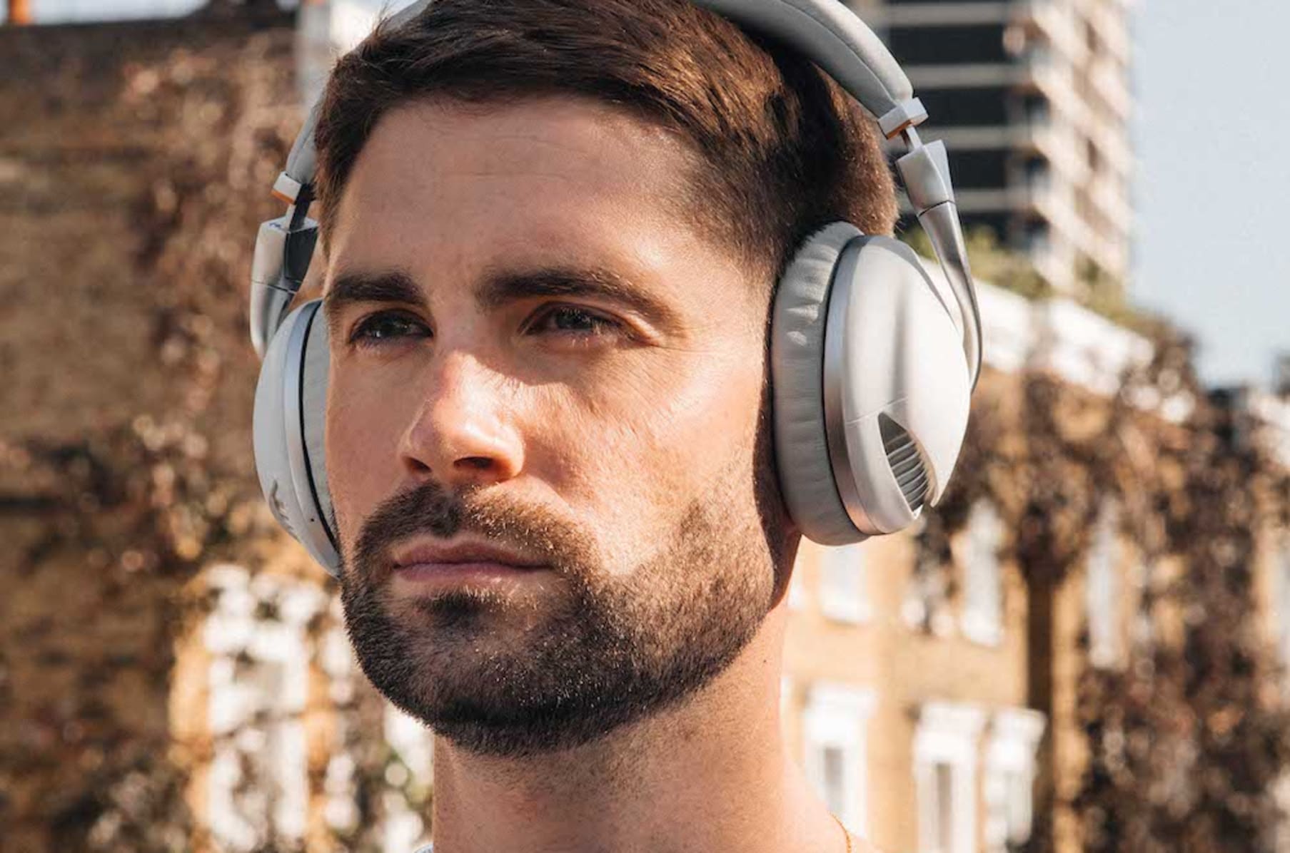 Iris headphones red bull store
