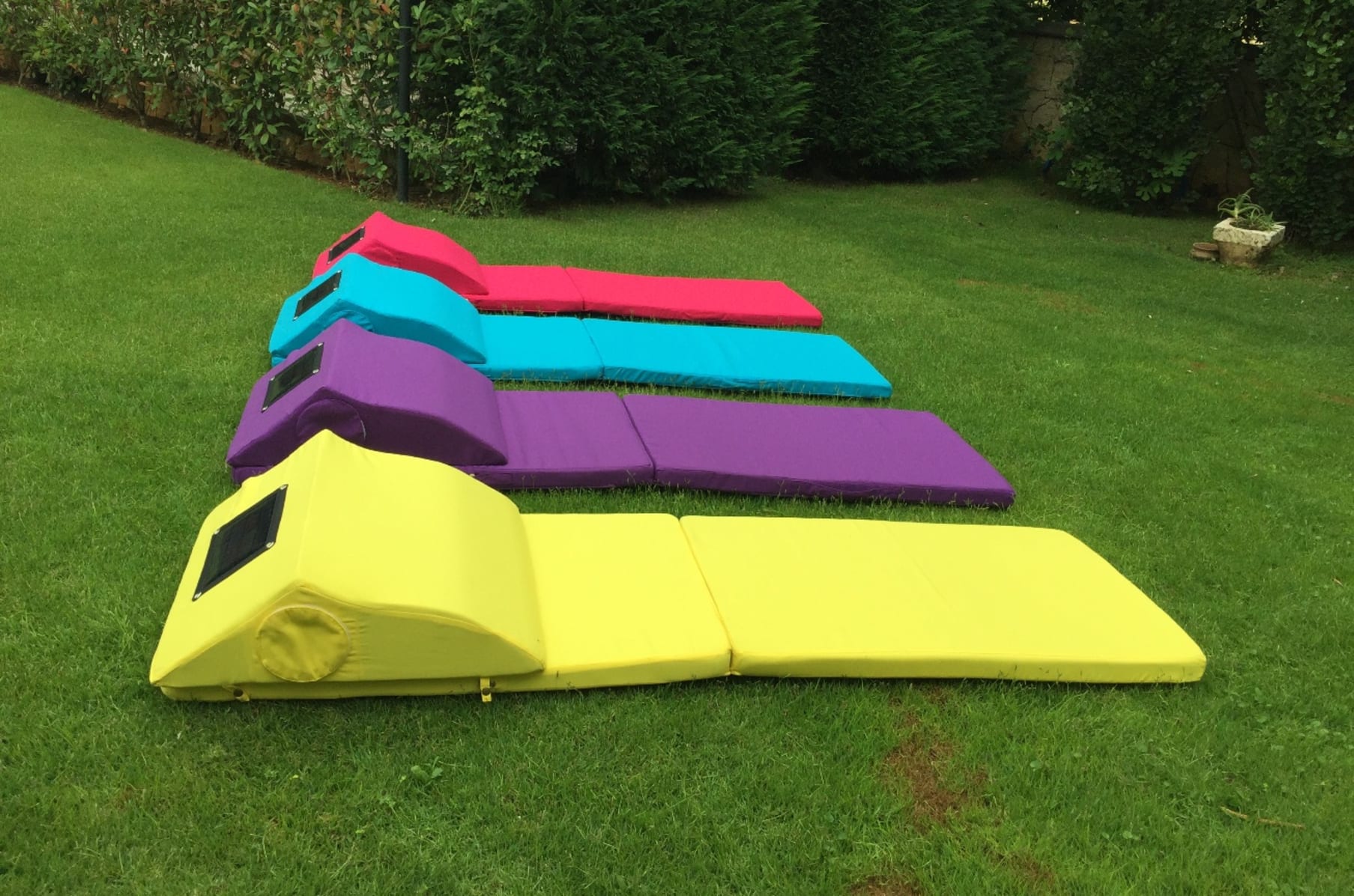 Beachill The Smart Eco friendly Outdoor Mattress Indiegogo