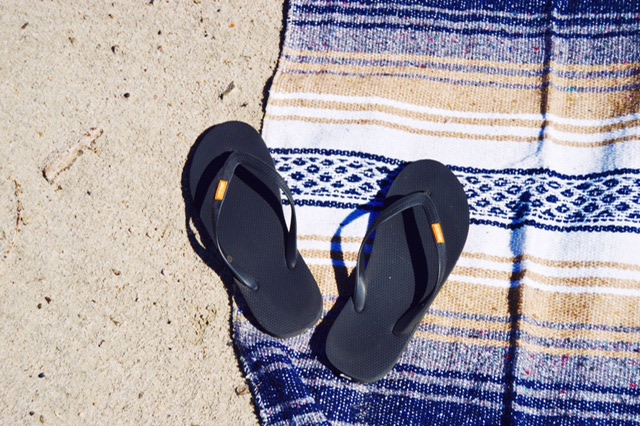 Olli flip outlet flops